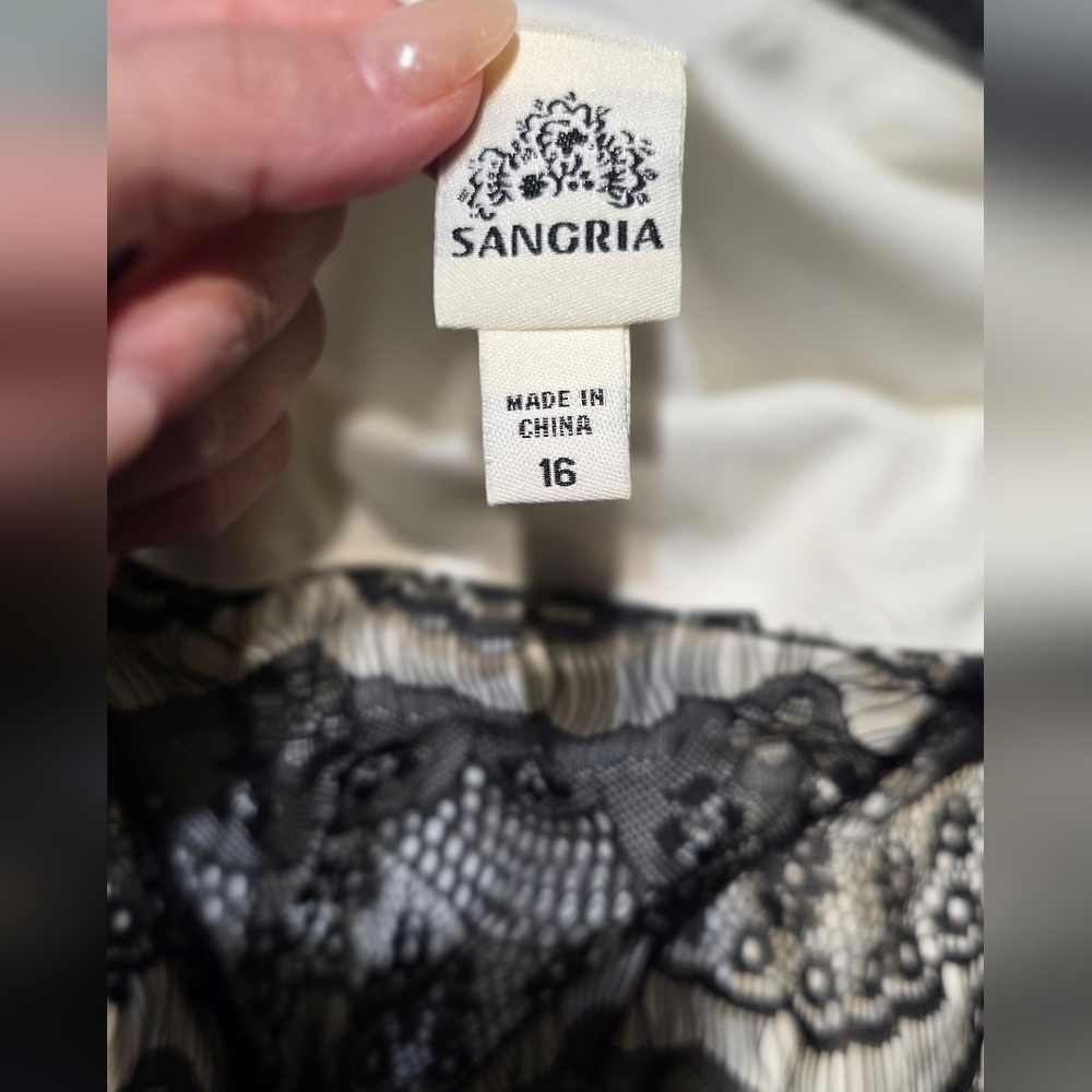 Signature by Sangria Black and White Lace Midi Dress EUC Size 16 PTP 23 - Picture 4 of 5